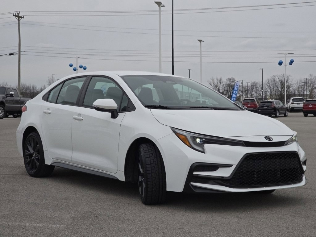 Used 2023 Toyota Corolla SE w/ Carpet Mat Package (TMS) image 2