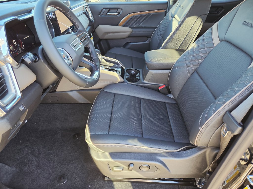 New 2026 GMC Canyon Denali AWD/4WD image 10
