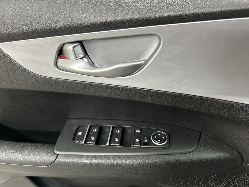 Certified 2023 Kia Forte LXS w/ LXS Technology Package FWD image 11