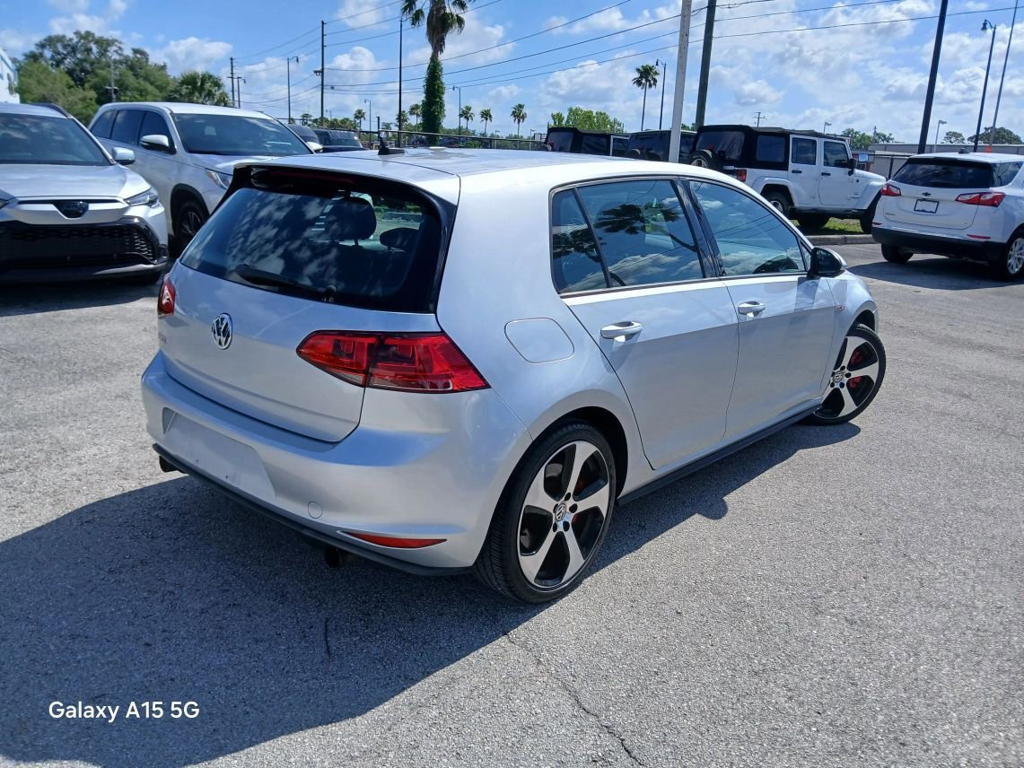 Used 2017 Volkswagen GTI SE FWD image 6