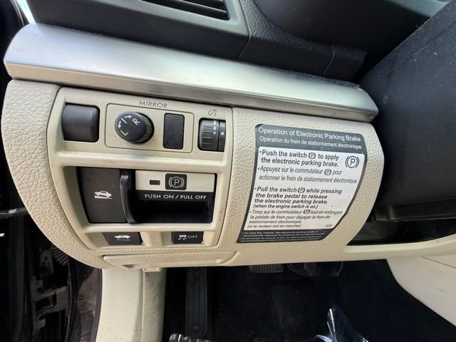 Used 2011 Subaru Legacy 2.5i Premium w/ All-Weather Pkg image 12