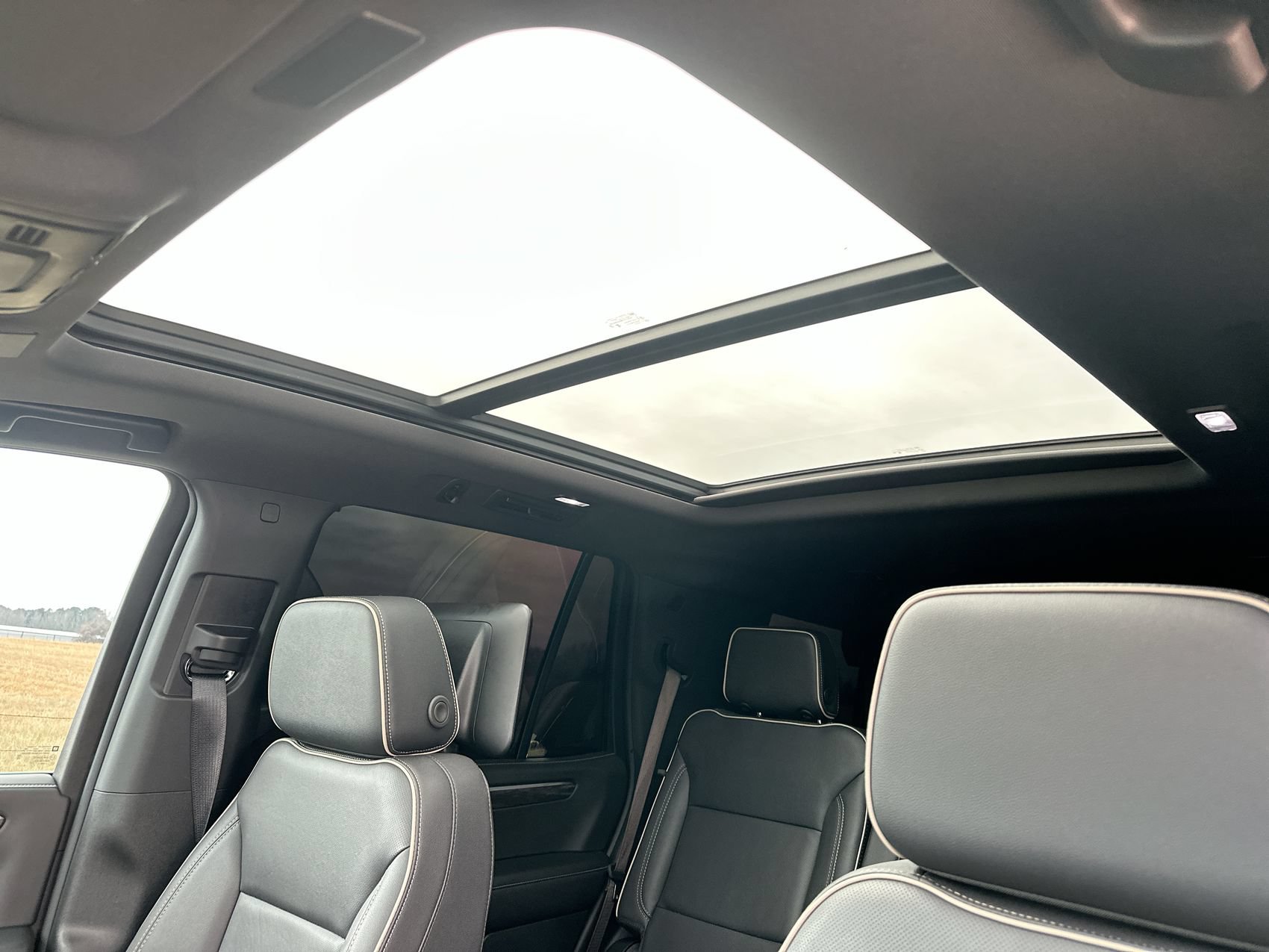 Used 2025 Chevrolet Tahoe Premier RWD image 21