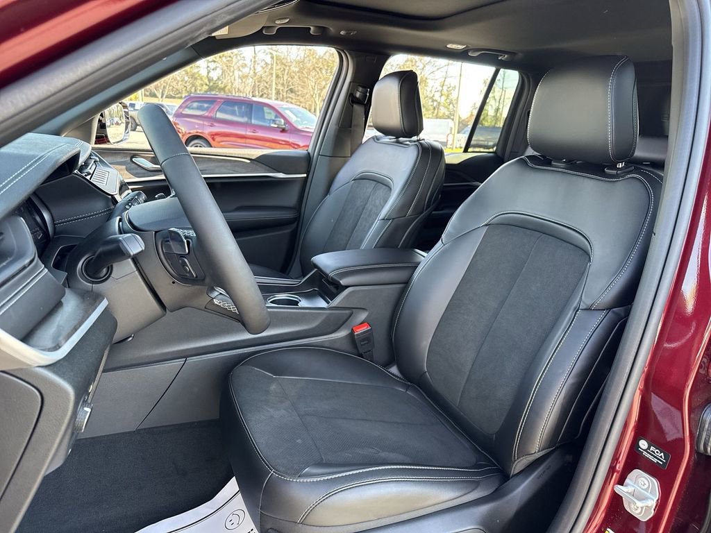 New 2026 Jeep Grand Cherokee Laredo image 10