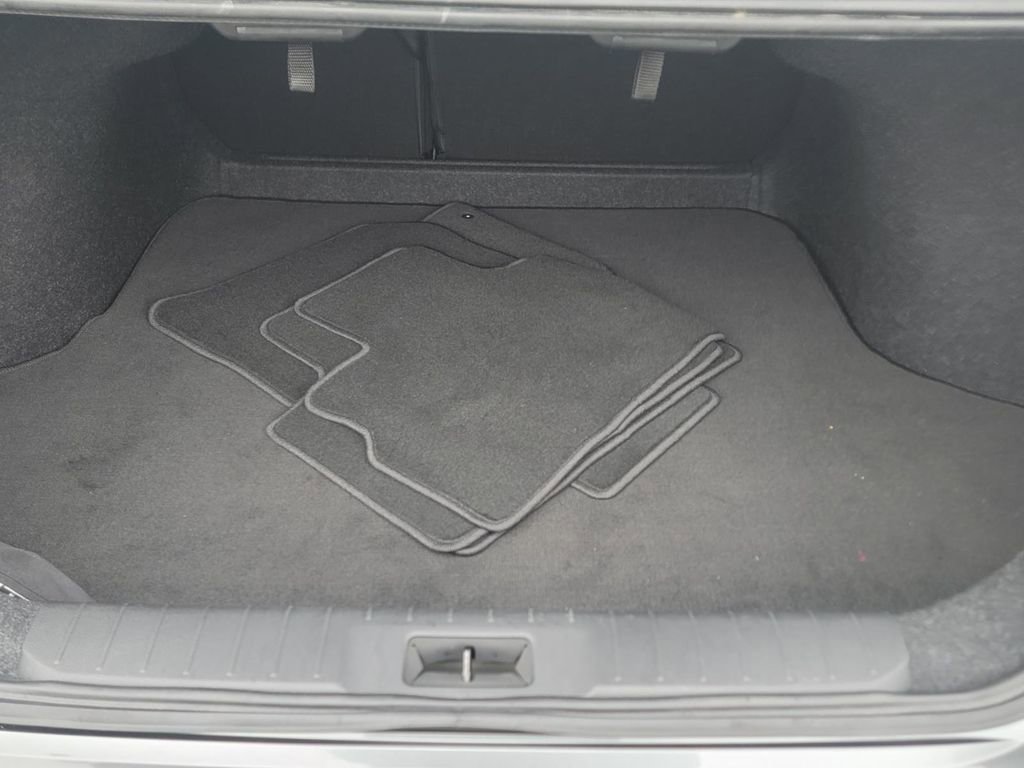 Used 2022 Nissan Sentra SV w/ Trunk Package FWD image 8