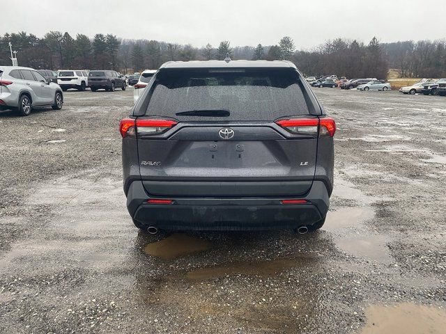 Used 2022 Toyota RAV4 LE image 7
