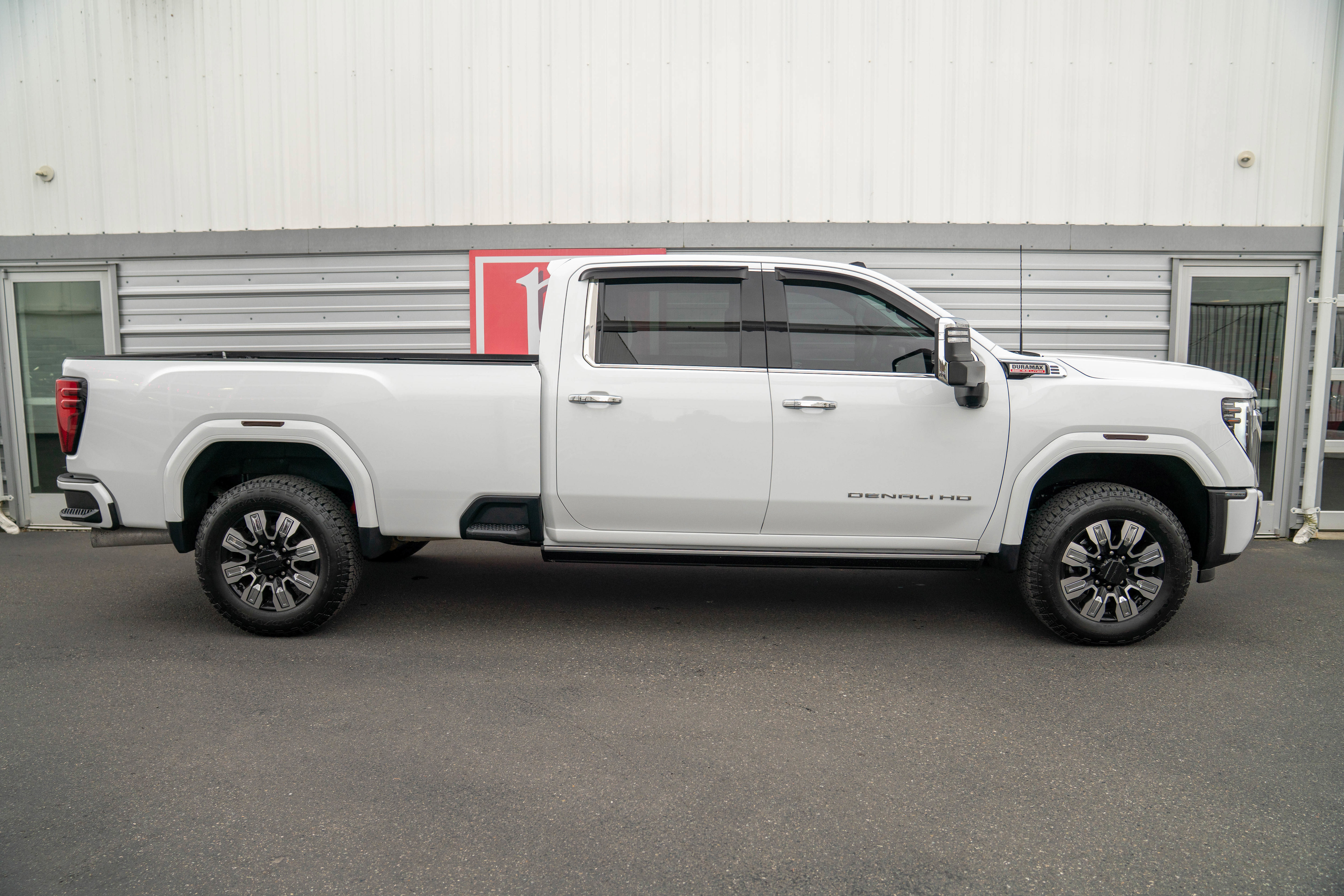 Used 2024 GMC Sierra 3500 Denali w/ Denali Reserve Package image 55