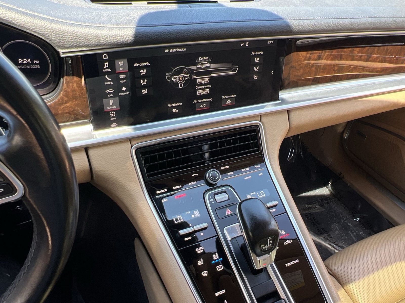 Used 2018 Porsche Panamera RWD image 26