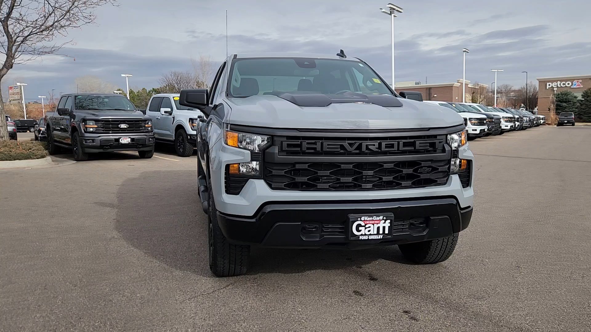 Used 2024 Chevrolet Silverado 1500 Custom Trail Boss w/ Turbomax Blackout Package image 4