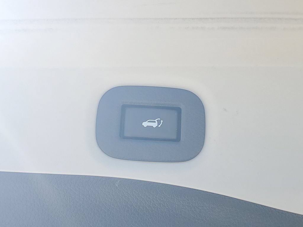 Certified 2020 Nissan Rogue SV FWD image 16
