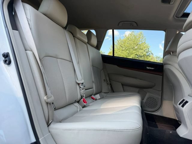 Used 2013 Subaru Outback 3.6R Limited w/ Moonroof Pkg AWD/4WD image 13
