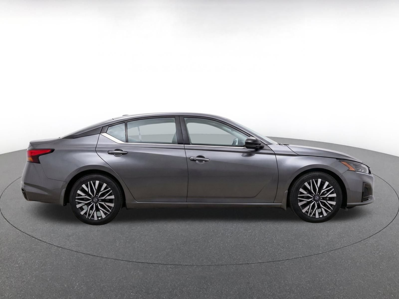Used 2026 Nissan Altima 2.5 SV FWD image 8