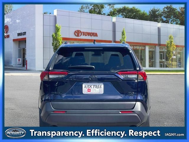 Used 2023 Toyota RAV4 XLE Premium AWD/4WD image 7