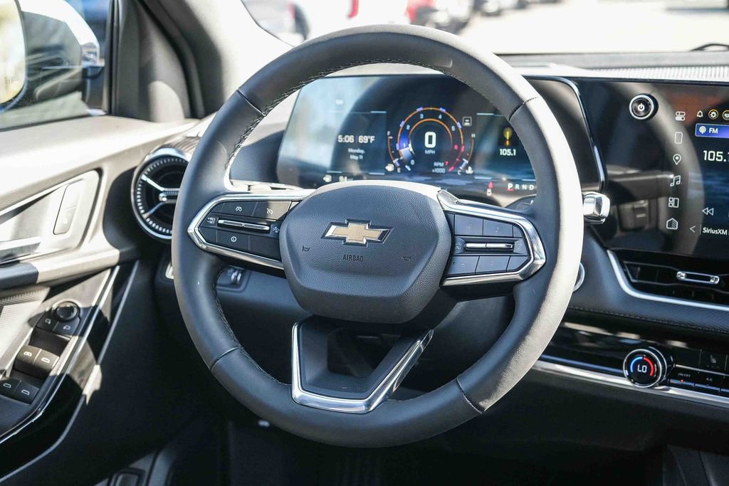 New 2026 Chevrolet Equinox LT w/ Convenience Package II FWD image 15