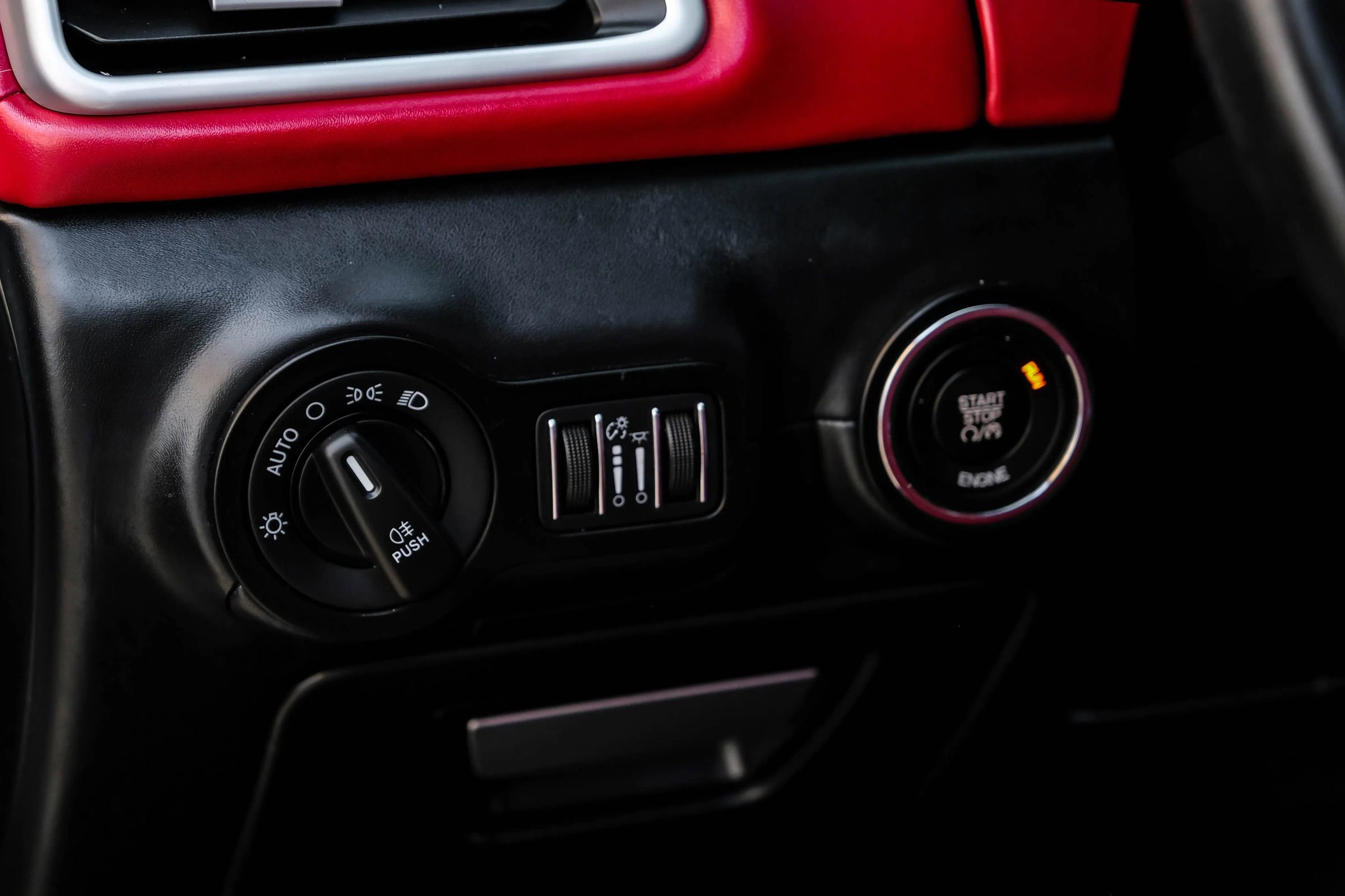 Used 2014 Maserati Ghibli image 28