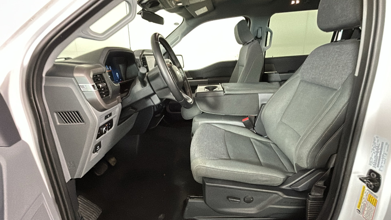 Used 2025 Ford F150 XLT AWD/4WD image 13