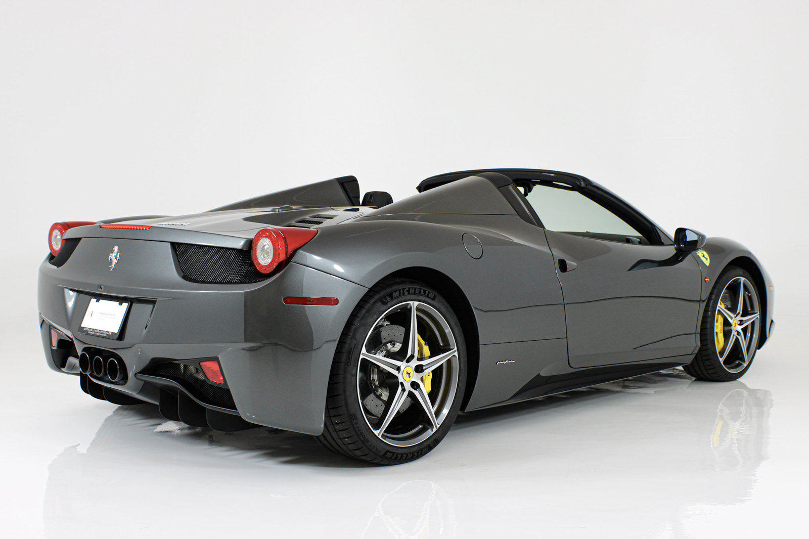 Certified 2013 Ferrari 458 Spider RWD image 12