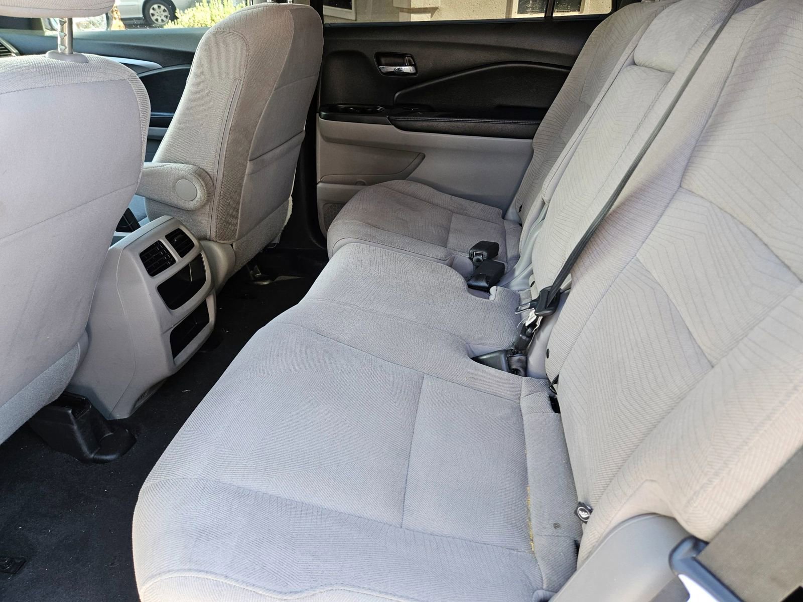 Used 2017 Honda Pilot LX image 11