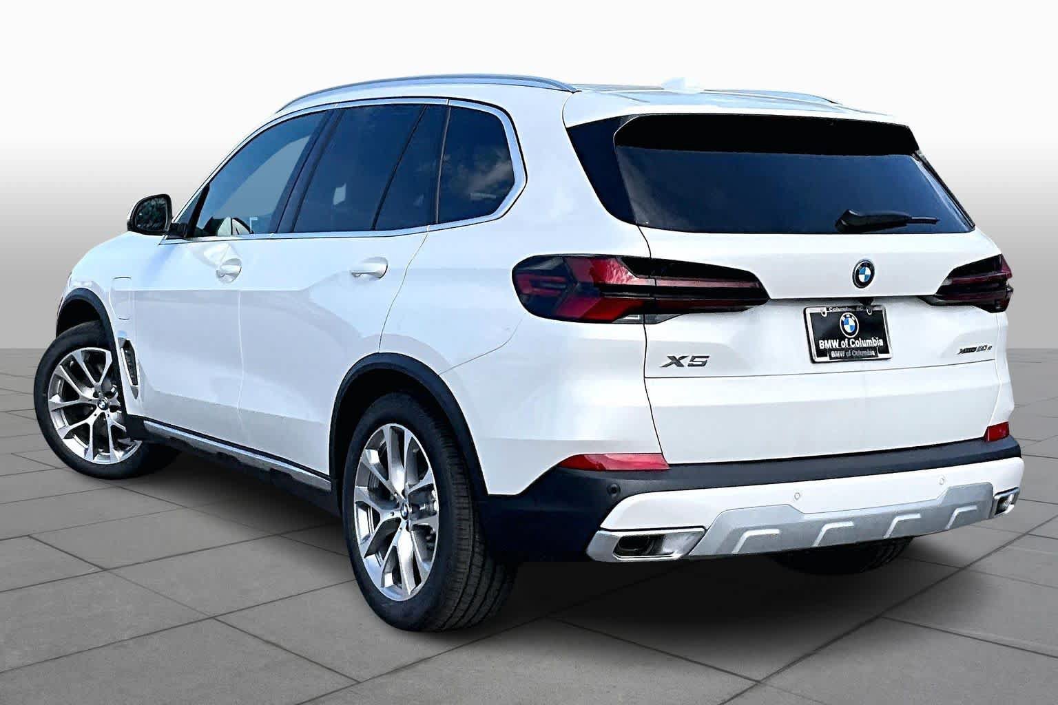 New 2026 BMW X5 xDrive50e w/ Climate Comfort Package AWD/4WD image 12