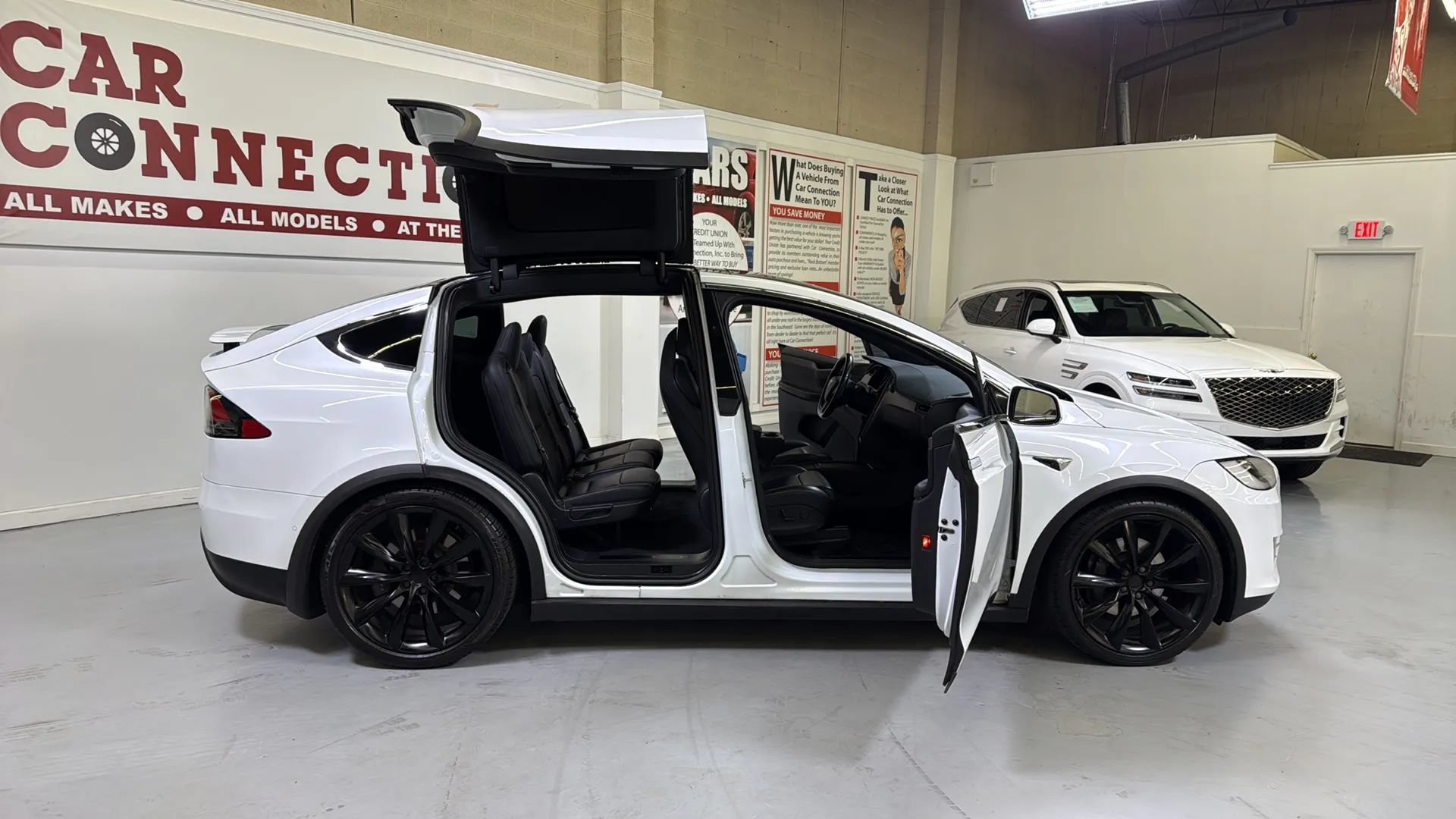 Used 2018 Tesla Model X 75D AWD/4WD image 14
