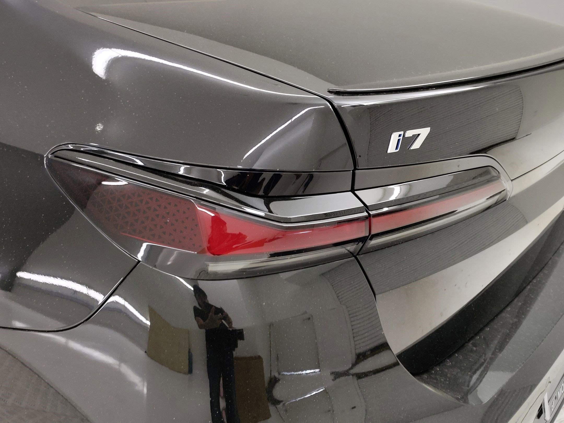 Used 2025 BMW i7 eDrive50 w/ M Sport Package RWD image 8