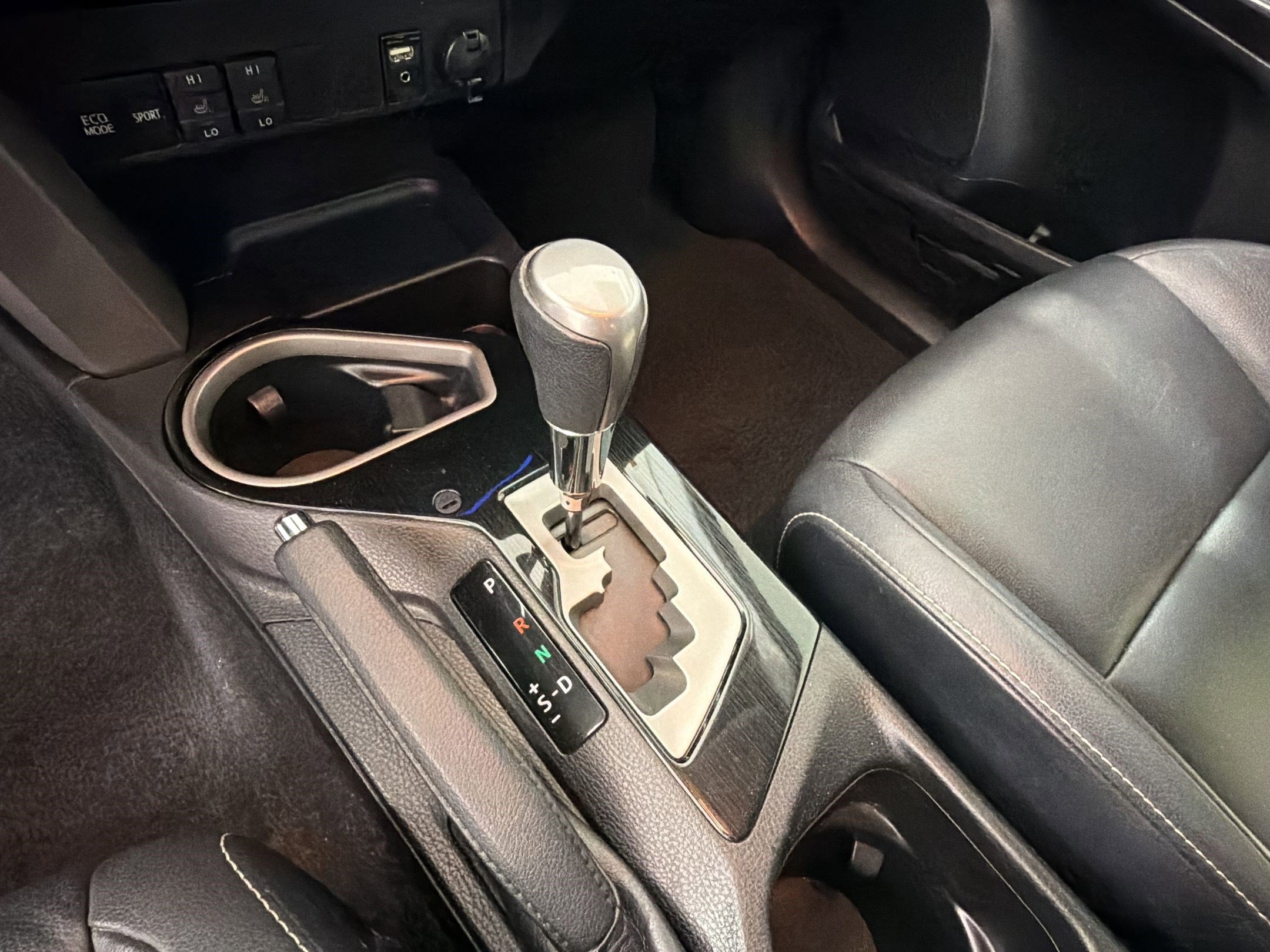 Used 2016 Toyota RAV4 Limited w/ Advanced Technology Package FWD image 19