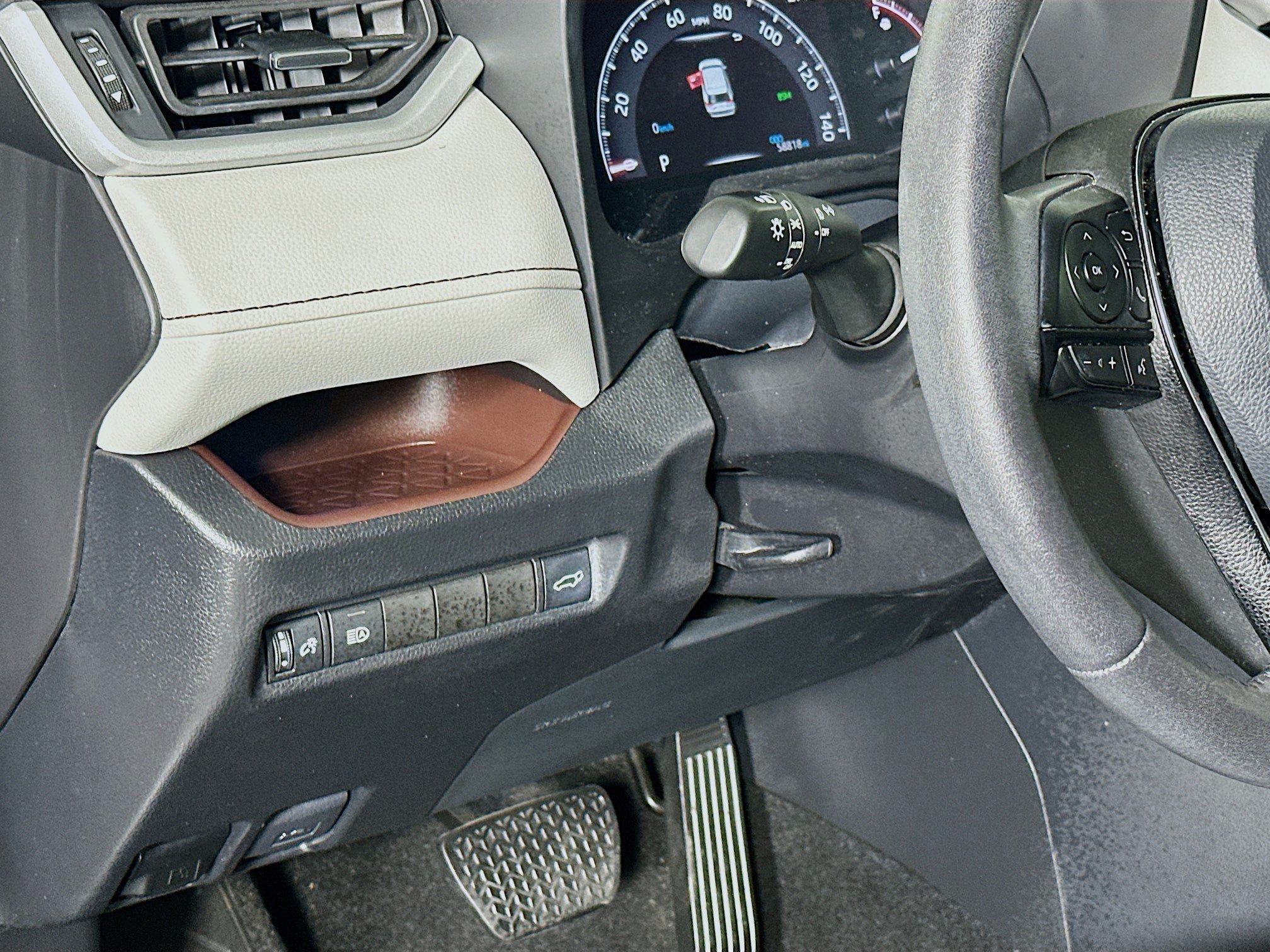 Used 2022 Toyota RAV4 Limited FWD image 17