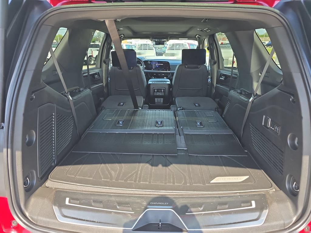 Used 2025 Chevrolet Tahoe High Country AWD/4WD image 15