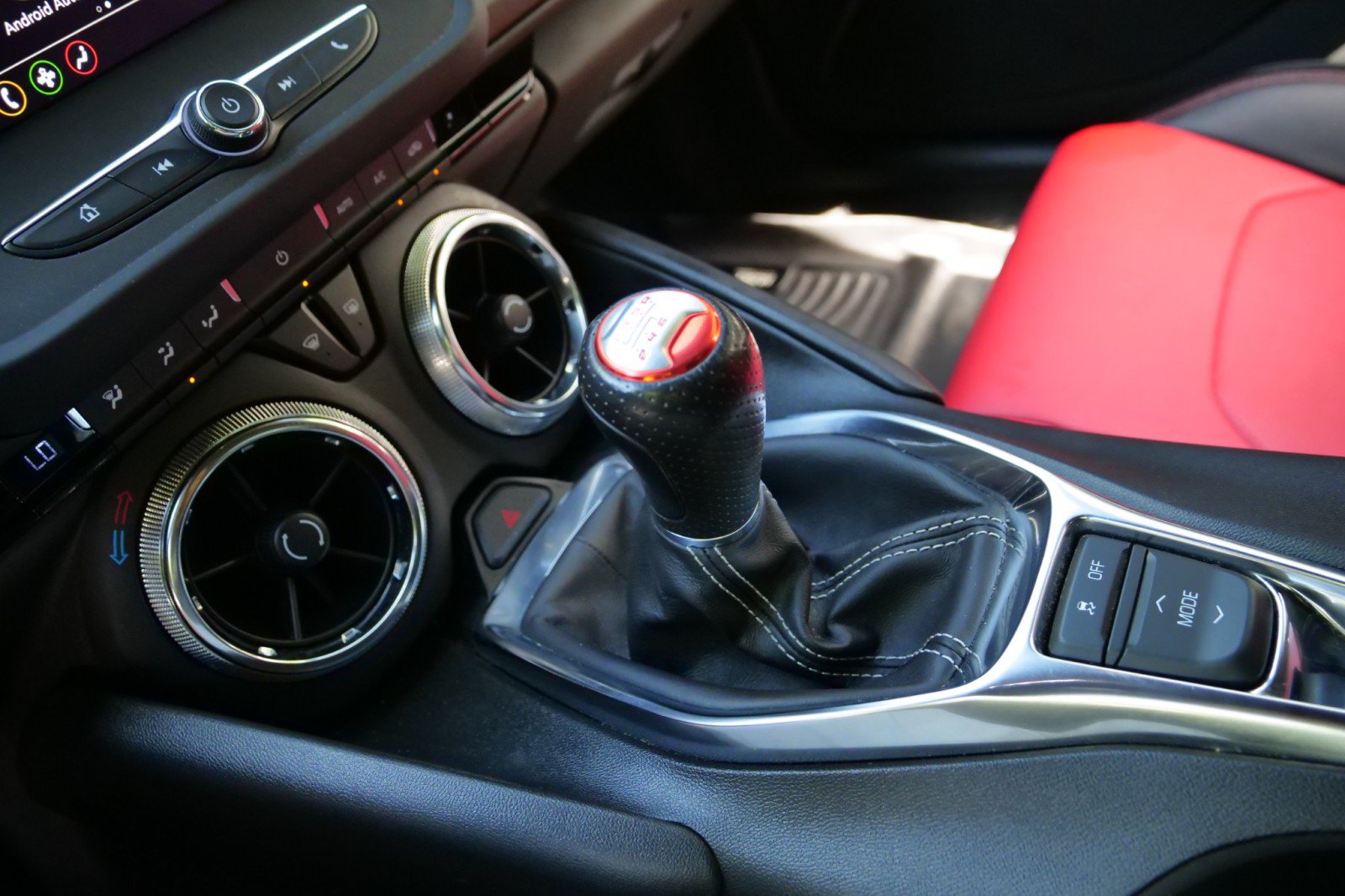 Used 2022 Chevrolet Camaro LT RWD image 15