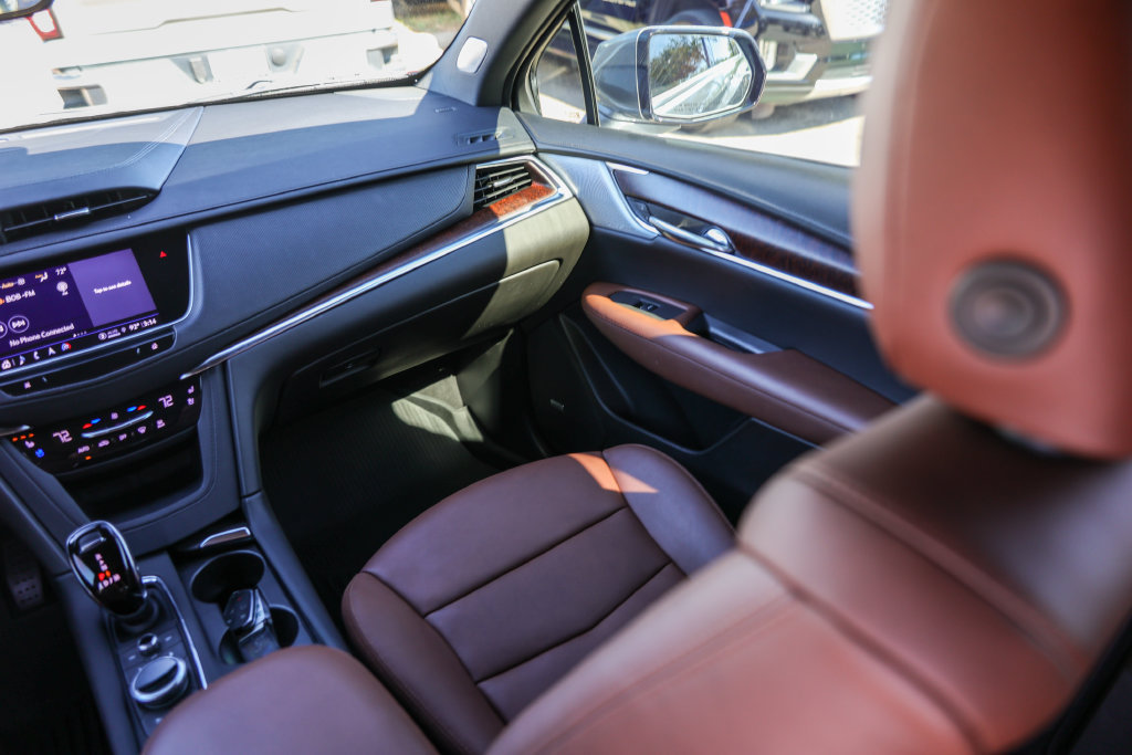 Used 2022 Cadillac XT5 Premium Luxury w/ Technology Package AWD/4WD image 28