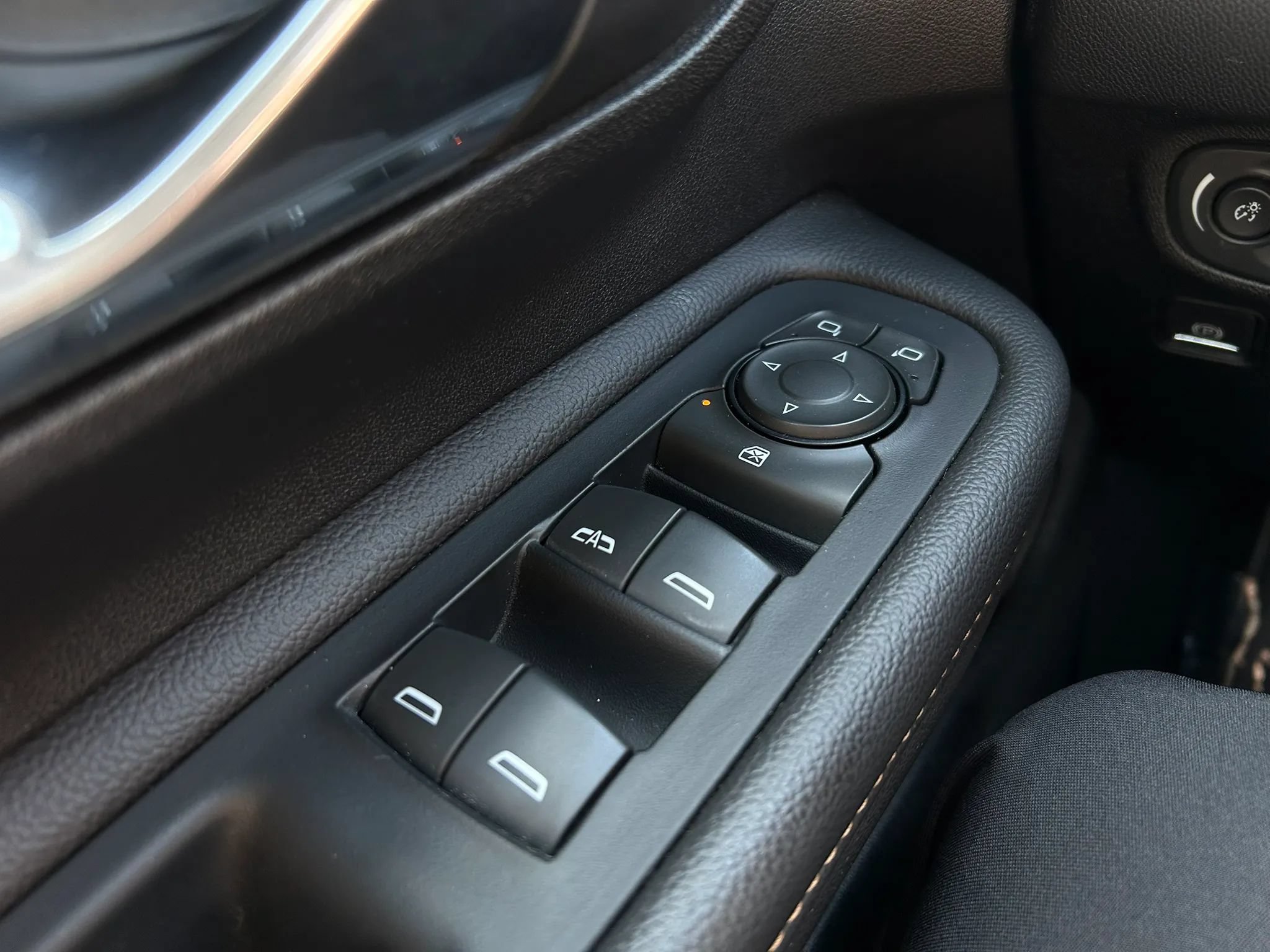 Used 2019 GMC Terrain SLE AWD/4WD image 19