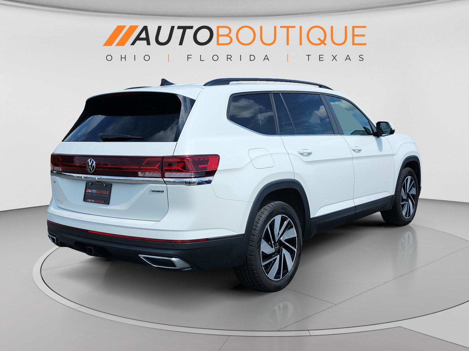 Used 2024 Volkswagen Atlas SE AWD/4WD image 5