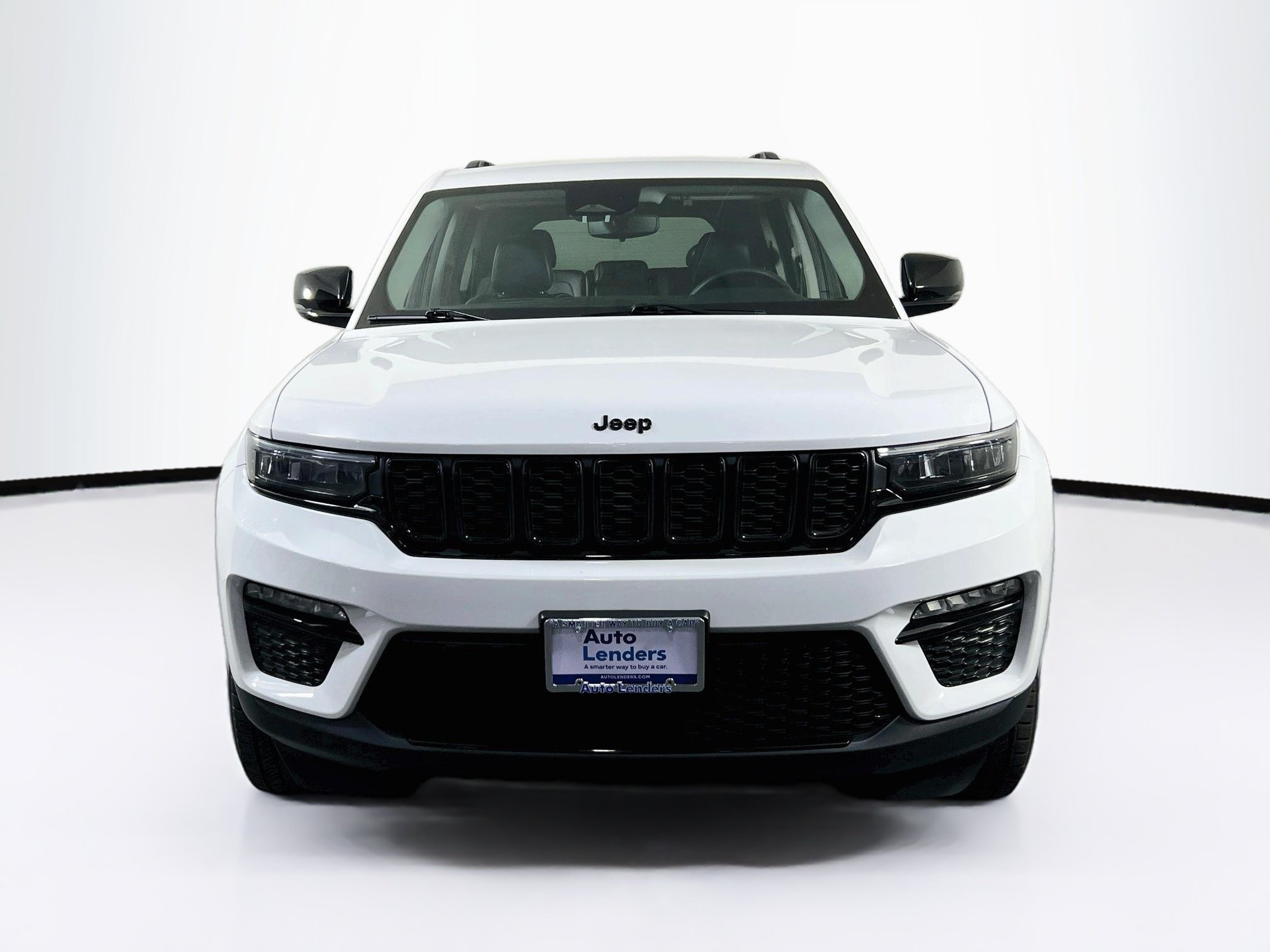 Used 2023 Jeep Grand Cherokee Limited w/ Black Appearance Package AWD/4WD image 2
