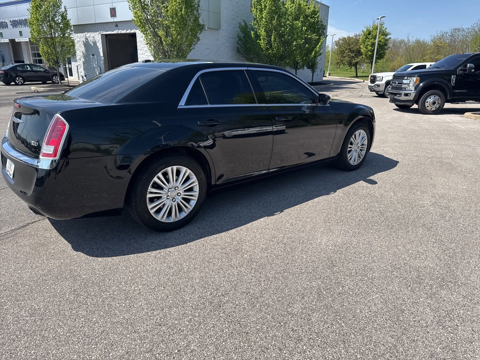 Used 2014 Chrysler 300 AWD image 9