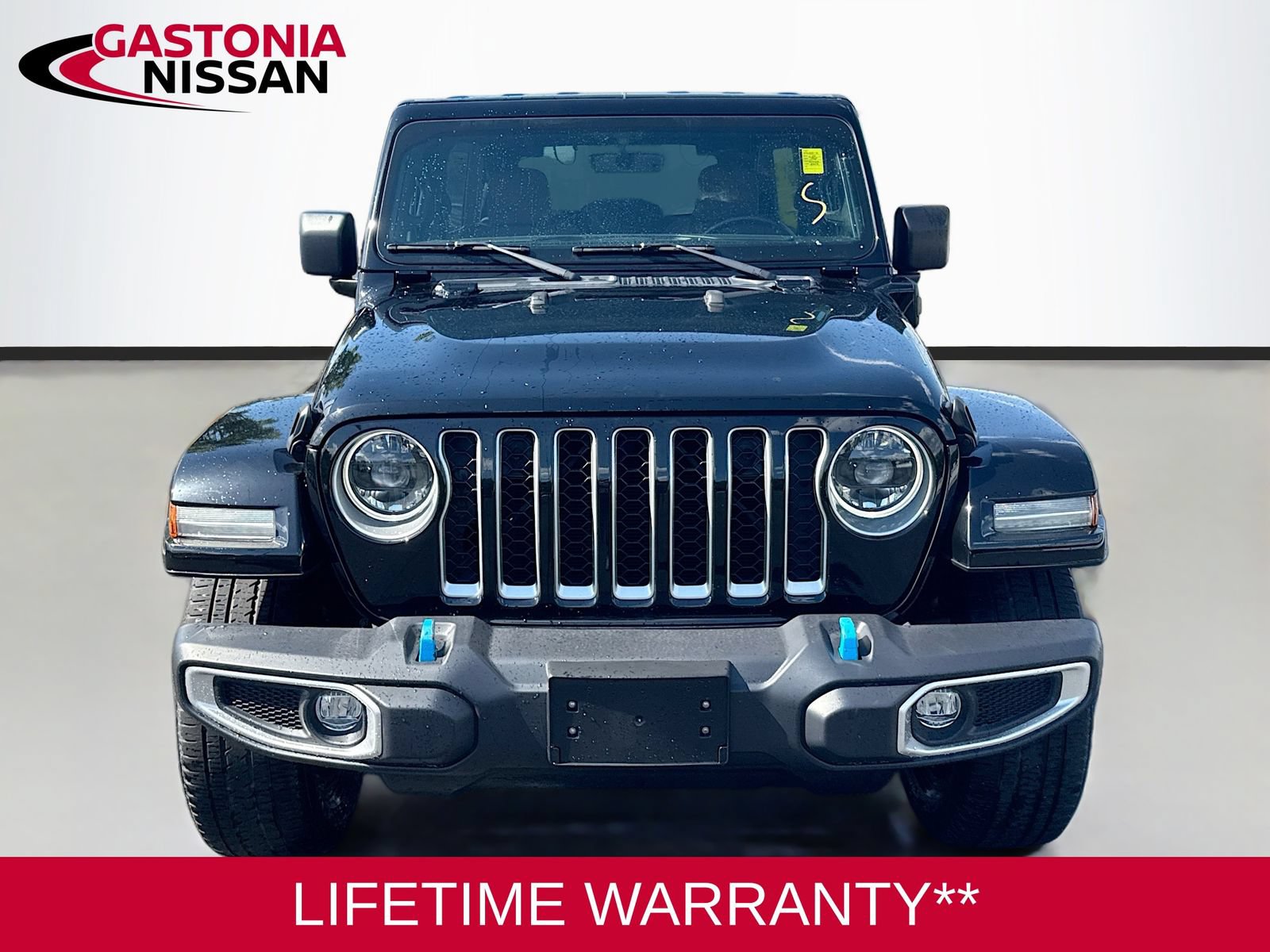Used 2023 Jeep Wrangler Unlimited Sahara w/ Cold Weather Group AWD/4WD image 2