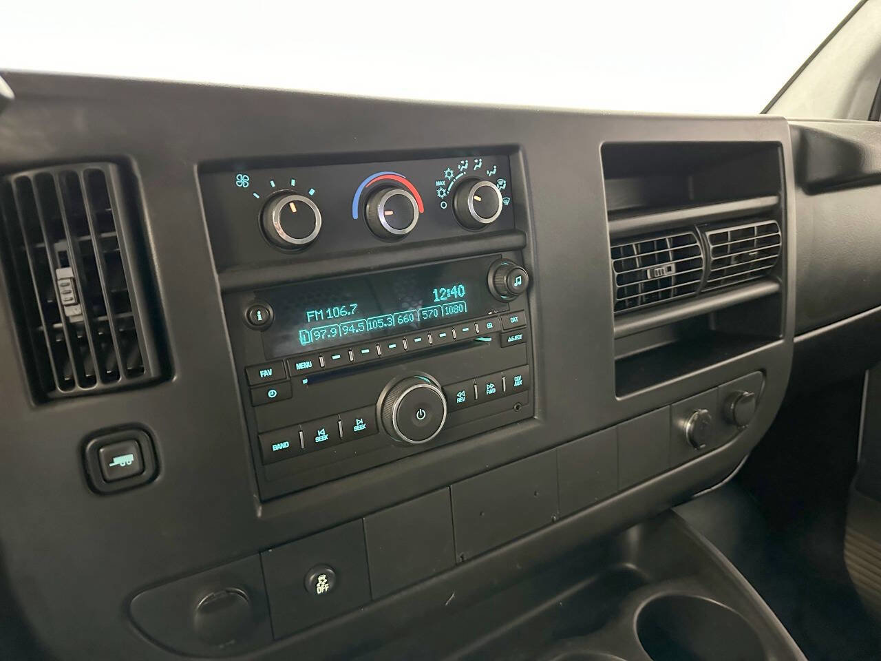 Used 2012 Chevrolet Express 3500 image 15