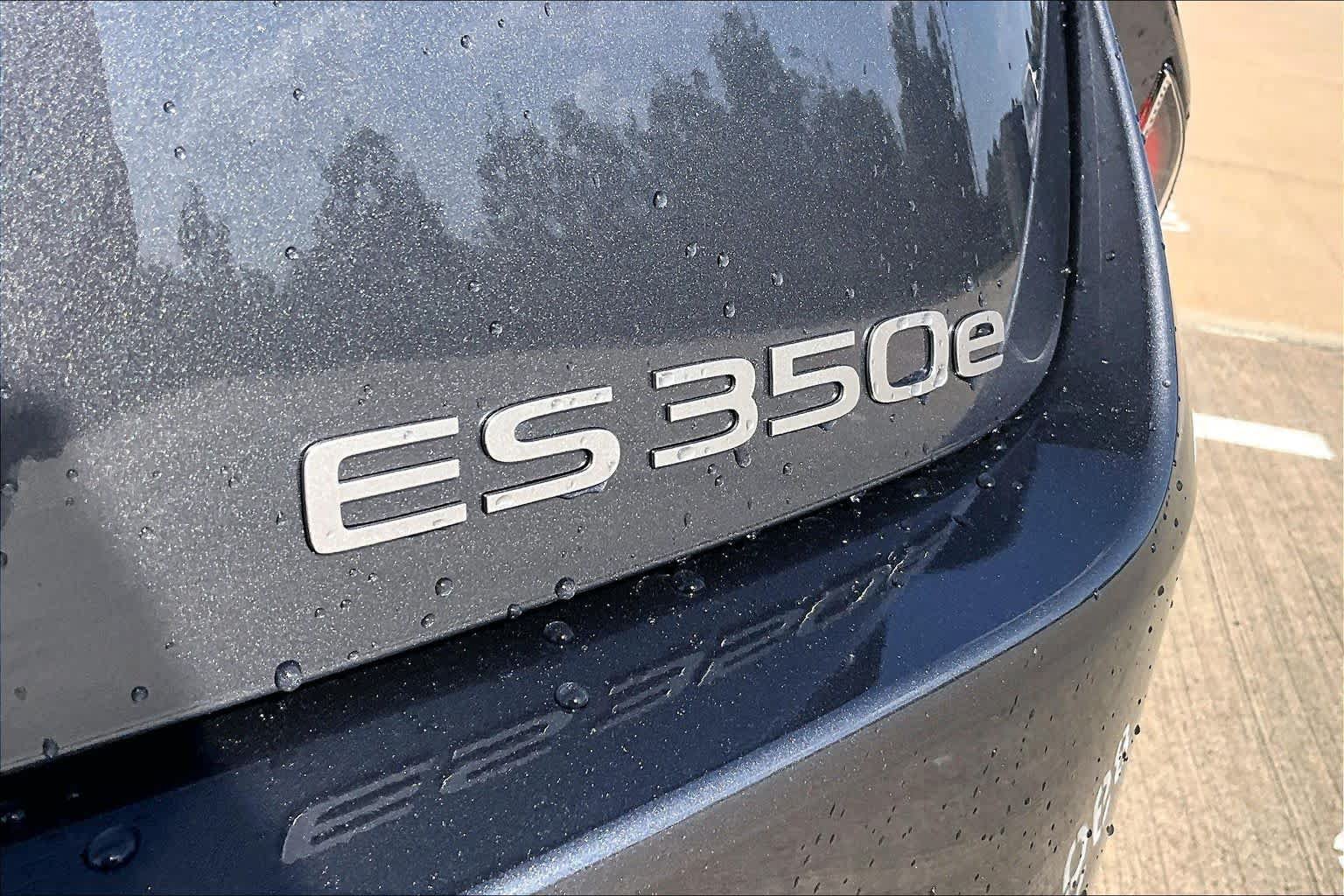 New 2026 Lexus ES 350e FWD image 15