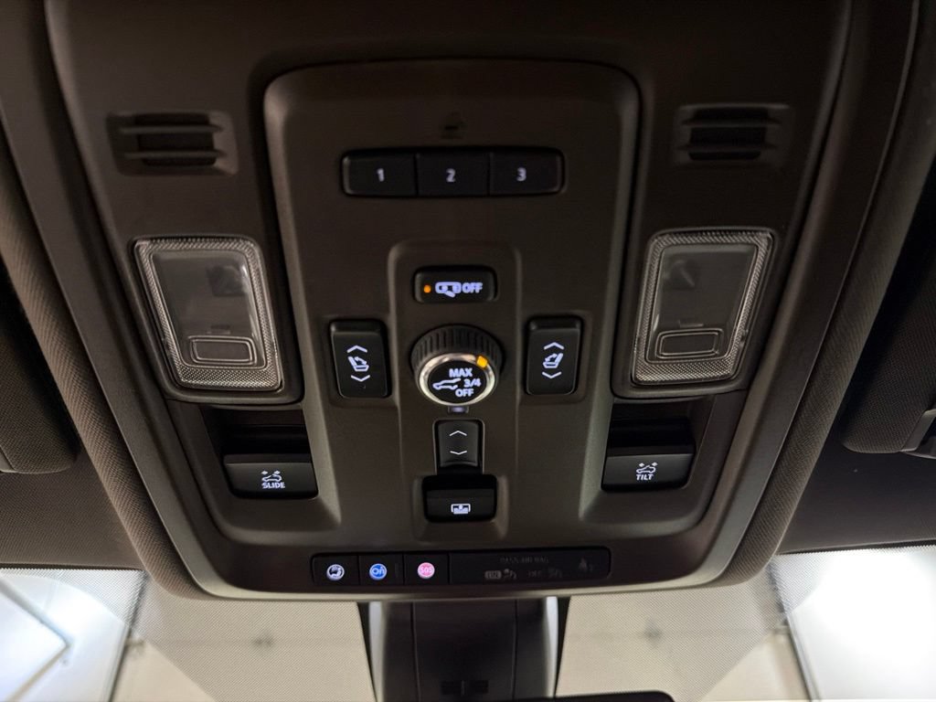 Used 2022 GMC Yukon Denali AWD/4WD image 25
