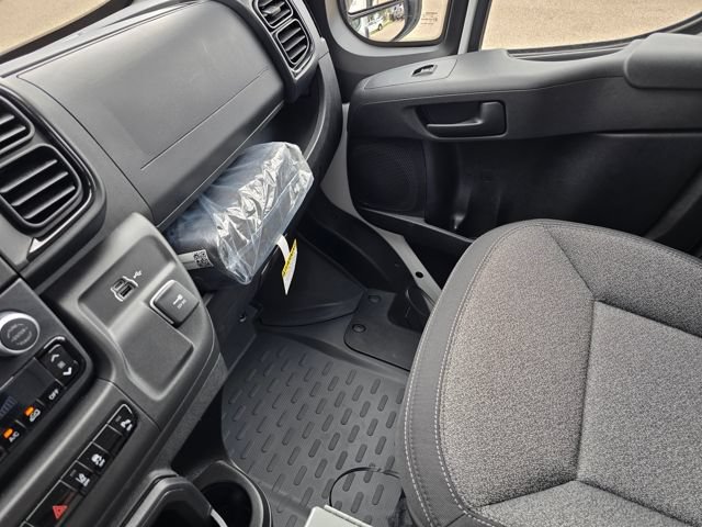 Used 2025 RAM ProMaster 1500 w/ Safety Group FWD image 7