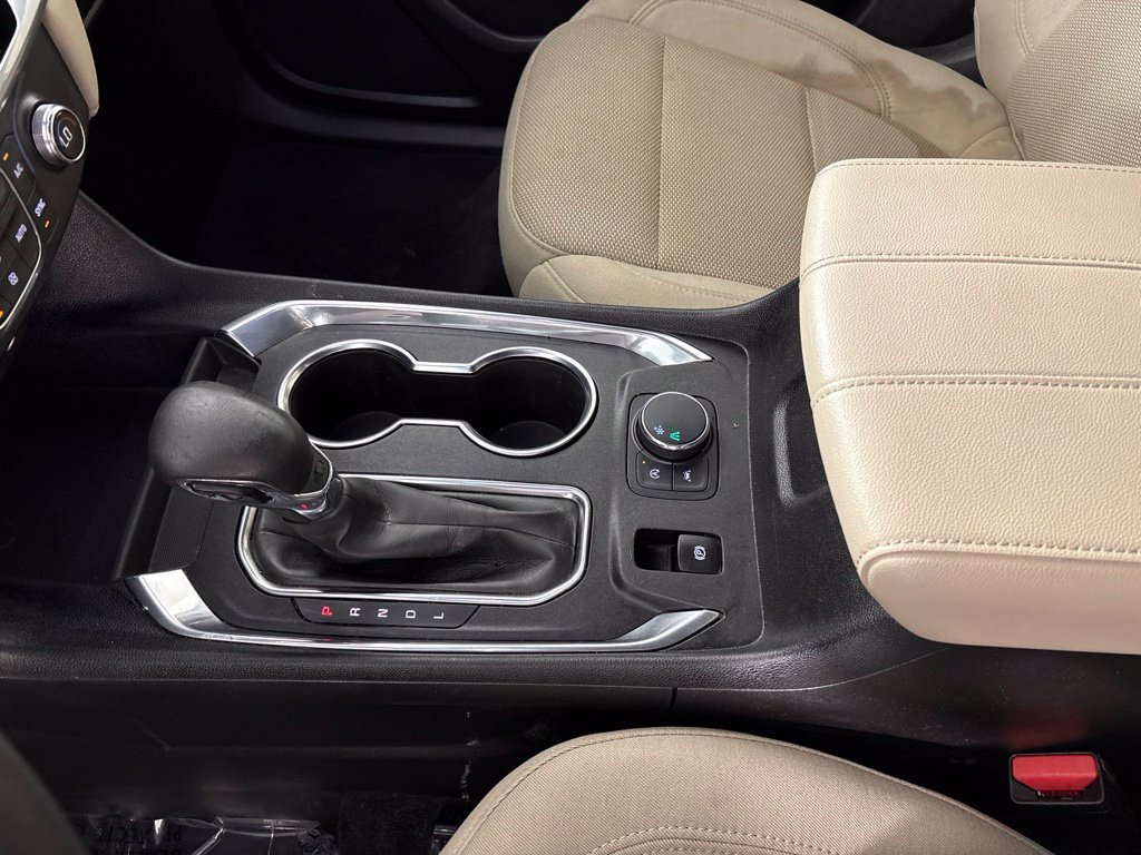 Used 2022 Chevrolet Traverse LS FWD image 46