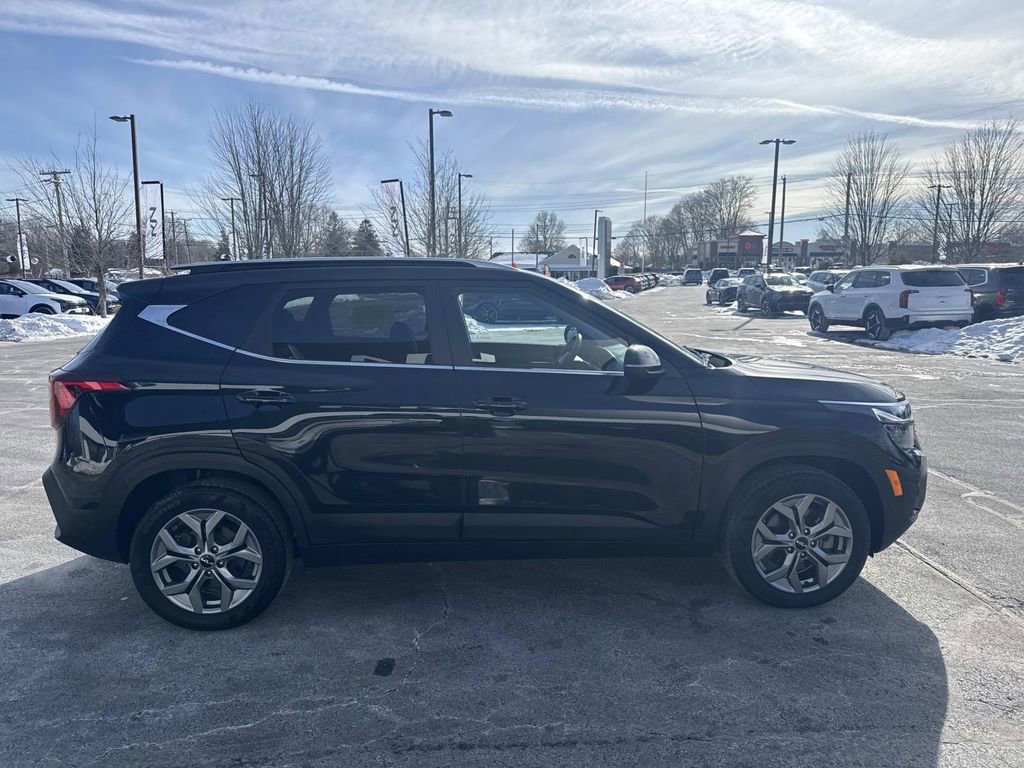 Used 2024 Kia Seltos S image 9