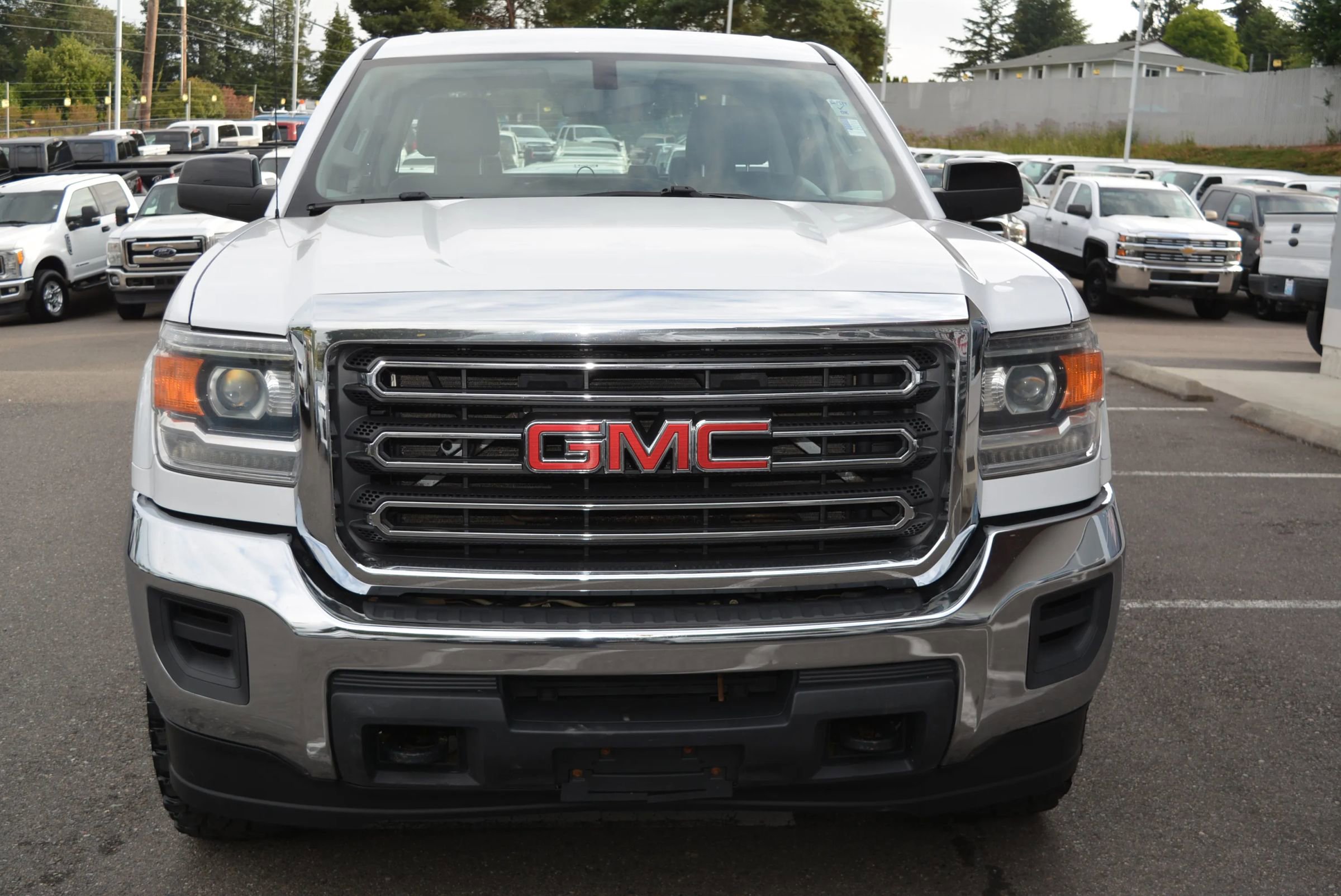 Used 2017 GMC Sierra 2500 4x4 Crew Cab image 2