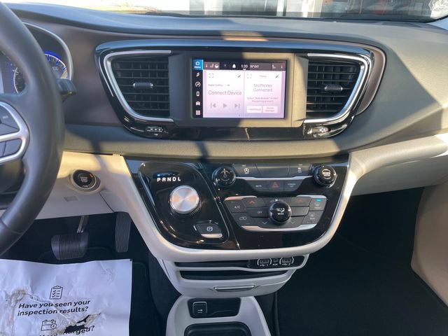 Used 2023 Chrysler Voyager LX FWD image 19