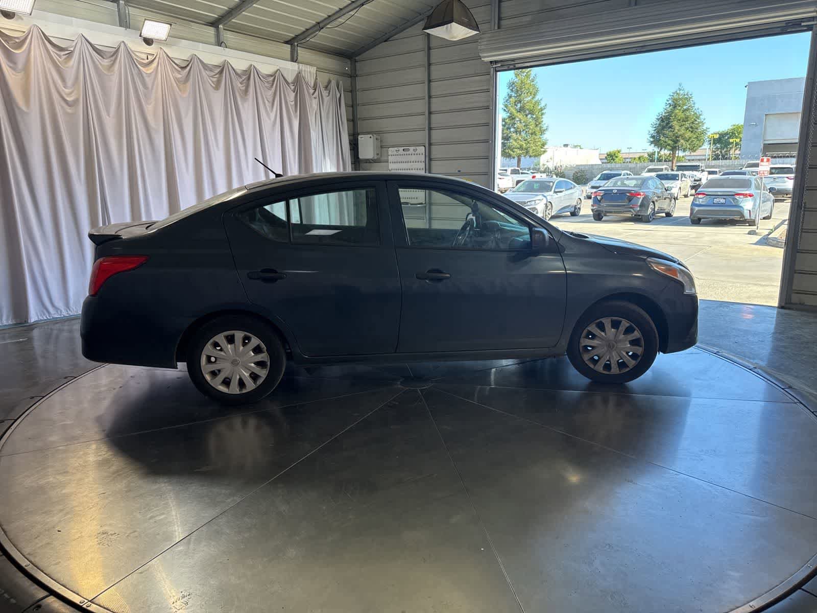 Used 2015 Nissan Versa S Plus FWD image 4
