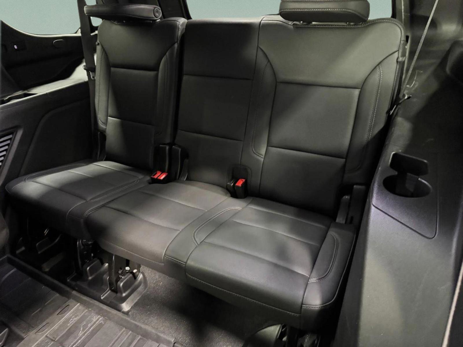 Used 2022 Chevrolet Tahoe Z71 w/ Luxury Package image 9