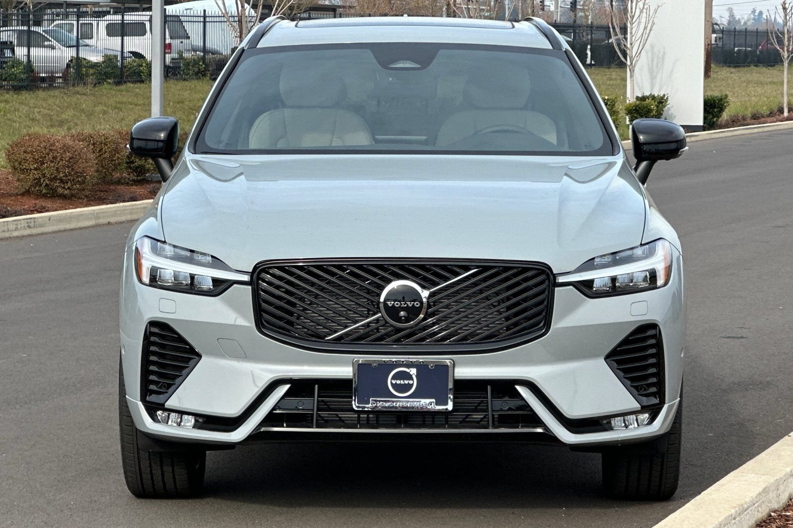 Used 2026 Volvo XC60 B5 Plus w/ Protection Package Premier AWD/4WD image 8