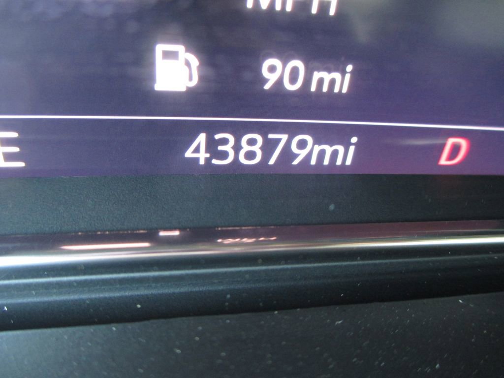 Used 2021 GMC Yukon Denali w/ Denali Premium Package image 35