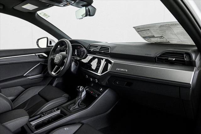 New 2025 Audi Q3 2.0T Premium image 9