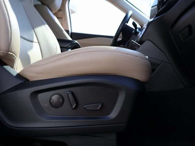 Used 2023 Ford Explorer Limited AWD/4WD image 9