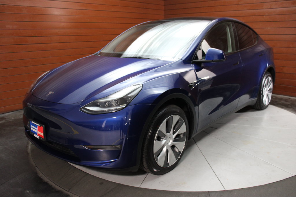 Used 2023 Tesla Model Y Long Range AWD/4WD image 3