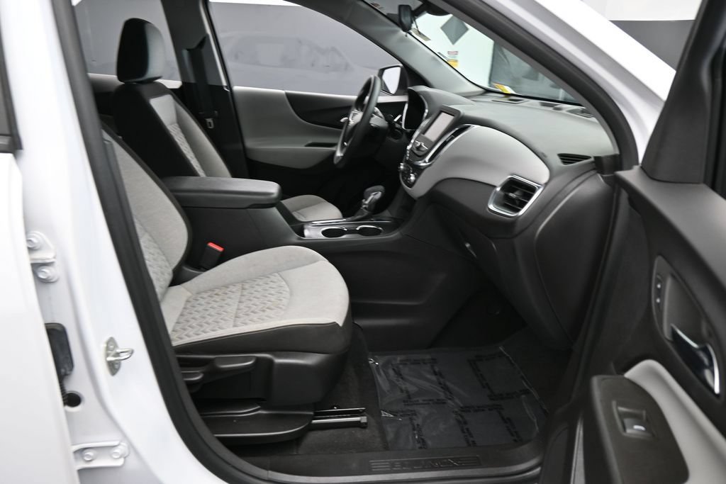 Used 2024 Chevrolet Equinox LS FWD image 36